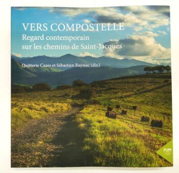 premiere couverture compostelle regard saint jacques Compostelle : Guide & Regard Moderne sur les Chemins de Saint-Jacques