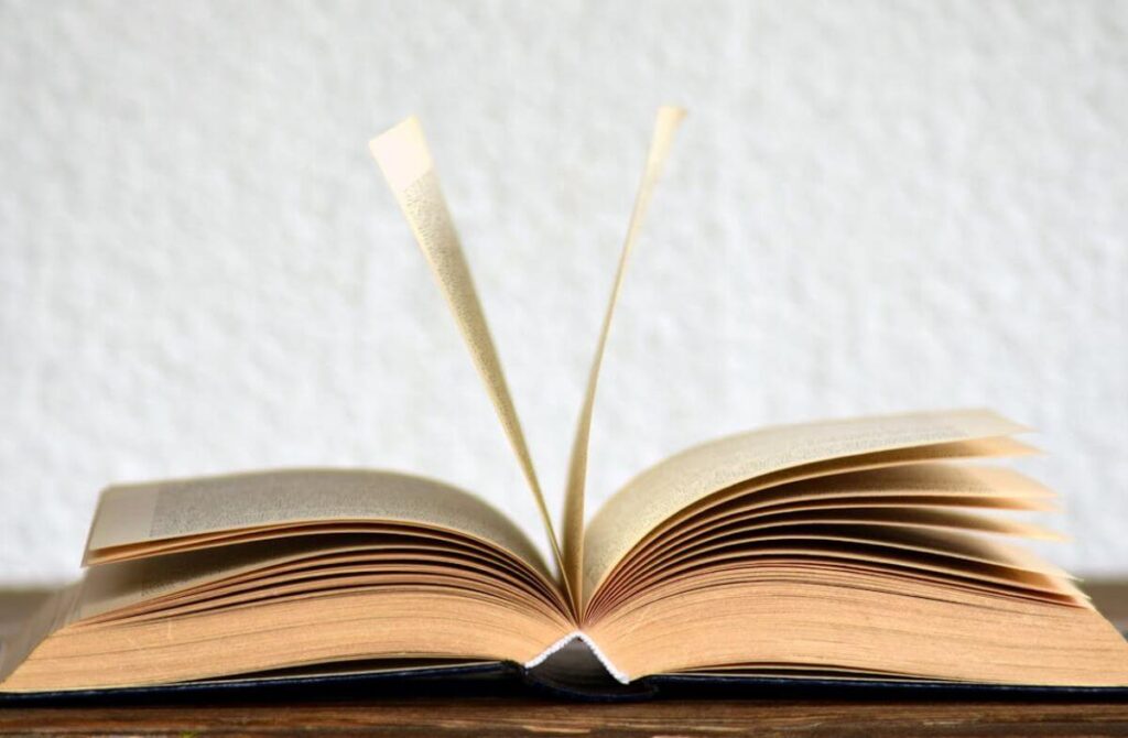 Baromètre 2025 Les Français et la lecture livre ouvert