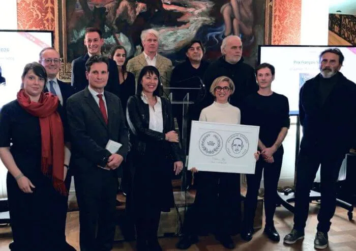 Les membres du Jury du Prix François Sommer et la lauréate, Valentine Goby ©Fondation François Sommer Valentine Goby, lauréate du Prix Sommer 2026 : Le Palmier