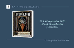 Salon du Polar La Cigogne Noire 2026 : L’événement littéraire immanquable en Normandie Affiche annonçant le salon du roman policier "La Cigogne Noire" les 12 et 13 septembre 2026 à Moult-Chicheboville (Calvados), avec un visuel sombre d'une cigogne masquée au long bec orange et le message "Partageons nos lectures".